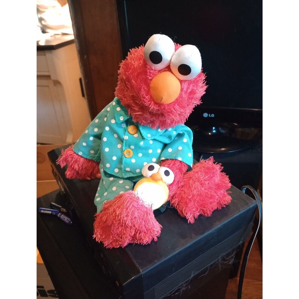 GUND Elmo Muppet Plush, Premium Glow-in-The-Dark Plush Toy Ages 1 & Up, Red, 12”
